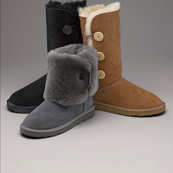 EUC Ugg Bailey Button Triplet boots in grey - Picture 3 of 11